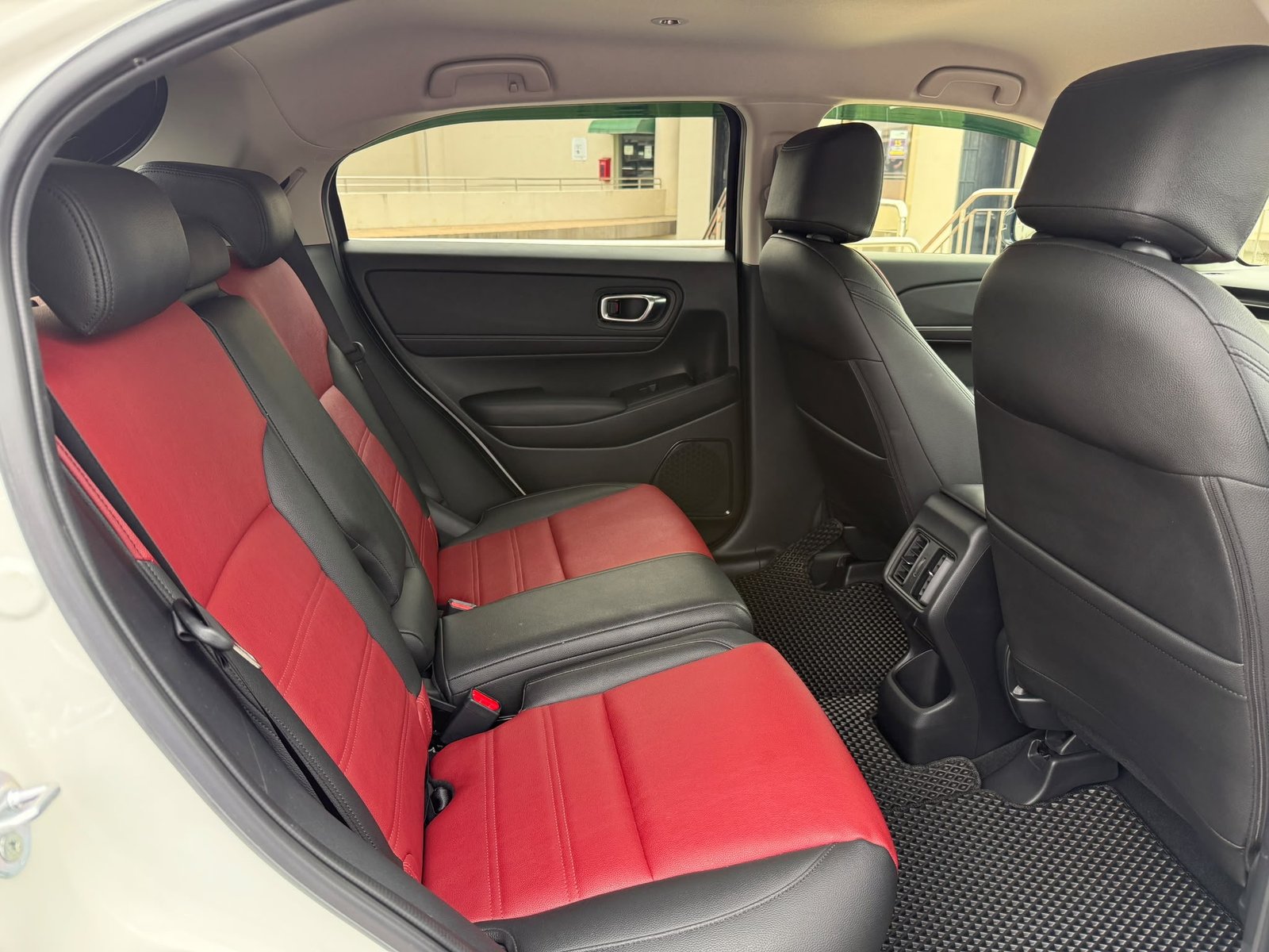Honda Vezel 1.5 G photo 8